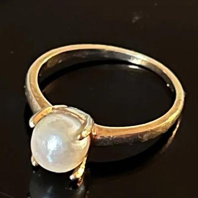 10K Yellow Gold Genuine Cultured Pearl Ring