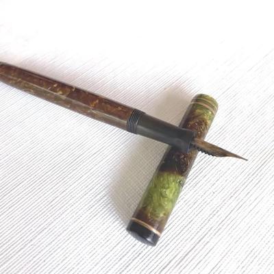 Vintage 14k Nib Celluloid Style Fountain Pen