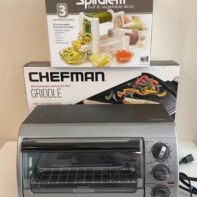 Black And Decker Toast-R-Oven, Electric Griddle And Slicer 