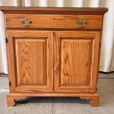 H.H. Bowling Buffet With Glass Top And Key