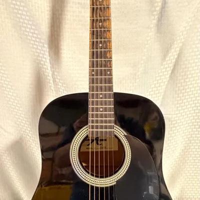 L.A. Guitar With Yamaha Soft Case