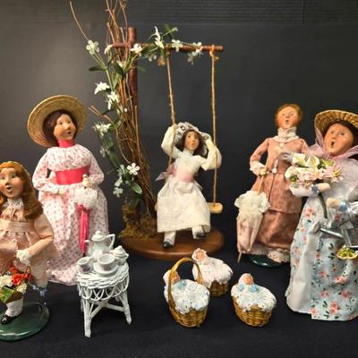 5 Byers' Choice Spring Ladies Carolers: Babies, Swing