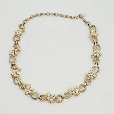 Vintage White Flower and Rhinestone Choker Necklace