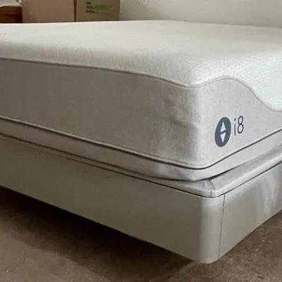 Sleep Number Queen Leggett & Platt Bed, Like New