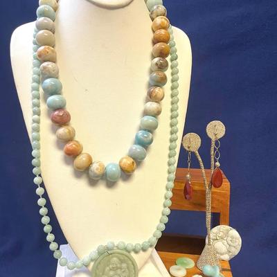 Natural Stone Jewerly With Jade 
