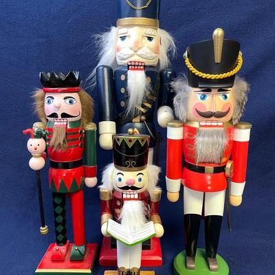 Wooden Nutcracker Collection, 4pcs