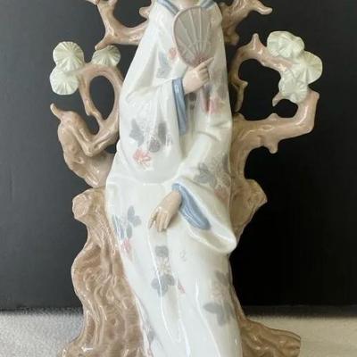Lladro “Geisha” Porcelain Figure, 4807, Retired