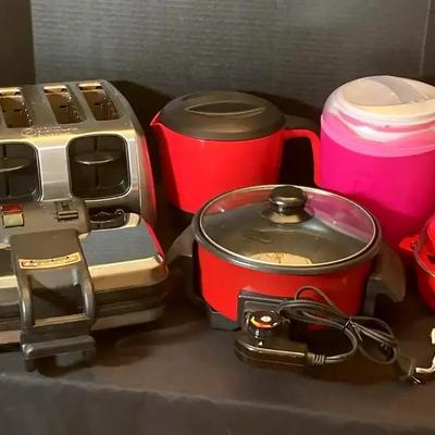 Small Kitchen Appliances Featuring Dash & GE