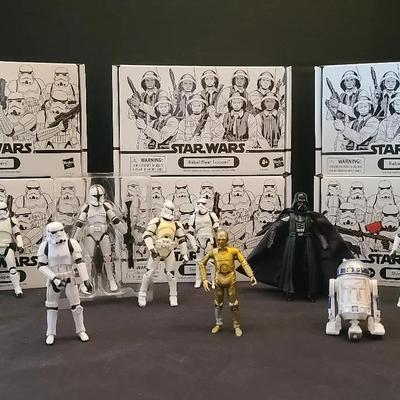 Star Wars Darth Vader, Stormtroopers, Rebel Fleet Troopers, R2D2 & C3PO Figurines 