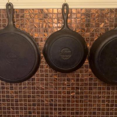 BK132 Lodge Cast Iron Skillets