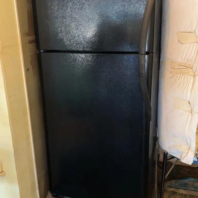 BK404 Frigidaire Black Refrigerator 