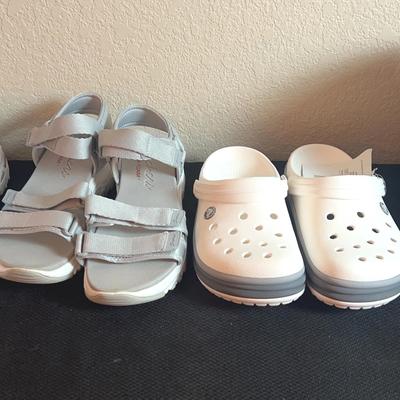 BK324 Crocs And Skechers