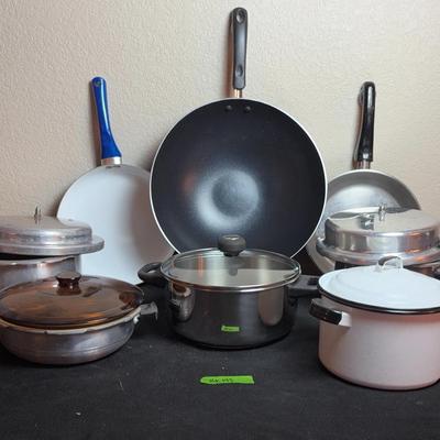 BK193 Manttra Pressure Cooker And More 