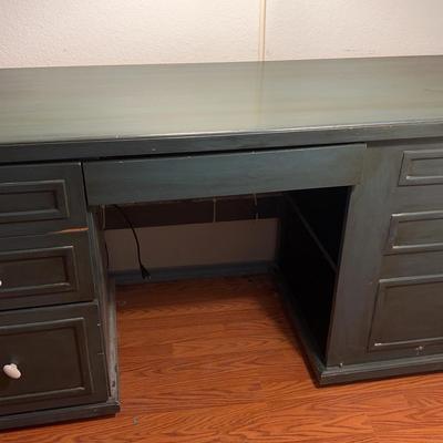 BK328 Shades of Green/Blue/Grey Desk
