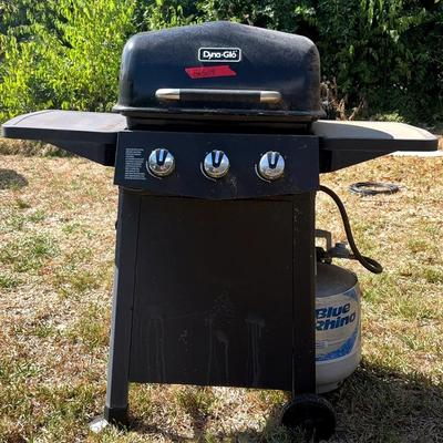 BK504 Dyna Glo 3 Burner Open Cart Propane Gas Grill