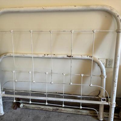 Sale Photo Thumbnail #10: Iron bed
