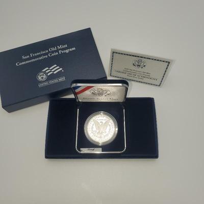 Lot 1076 sf old mint commerative 2006