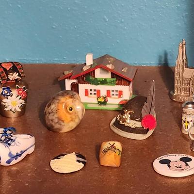 Tourist Trinkets