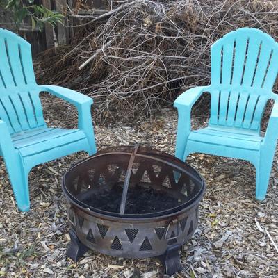 Fire pit  Two Chairs , 6 Cushion 22x23,
