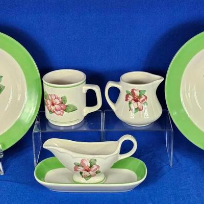 Homer Laughlin 'Greenbrier' Chinaware (6)