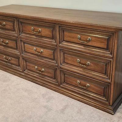 MCM Henredon 9-Drawer Dresser