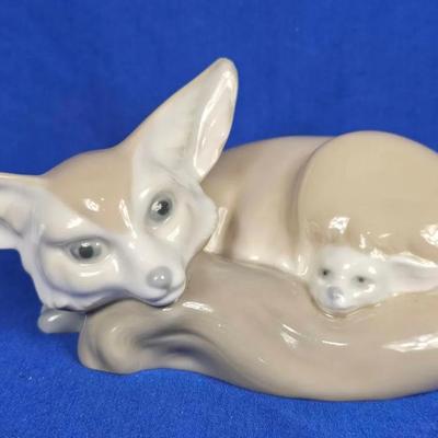 Lladro "Fox and Cub" Porcelain Figurine