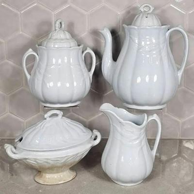 Turner Goddard & Co Royal Patent Ironstone 'Raised Wheat' Pattern Serviceware (4)