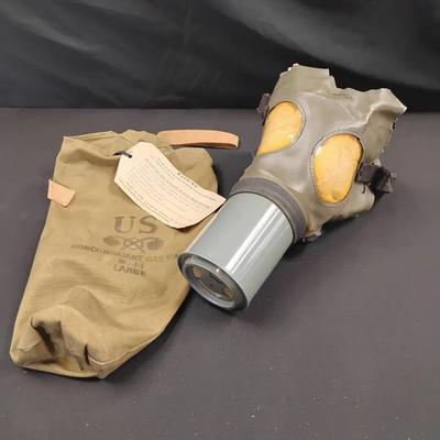 WWII US Non Combatant Gas Mask With Bag 