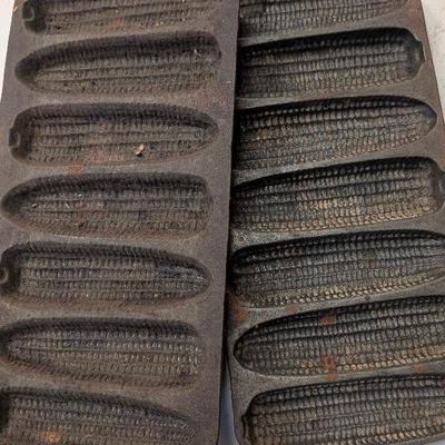 Cast Iron Corn Bread Corn Cobs Baking Pans, Set of 2 Vintage made USA, as is