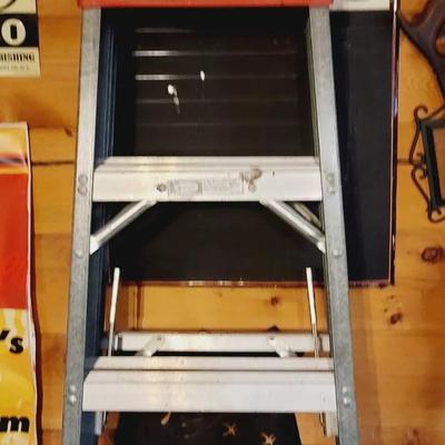 8ft Metal Rigid Ladder 300lb 