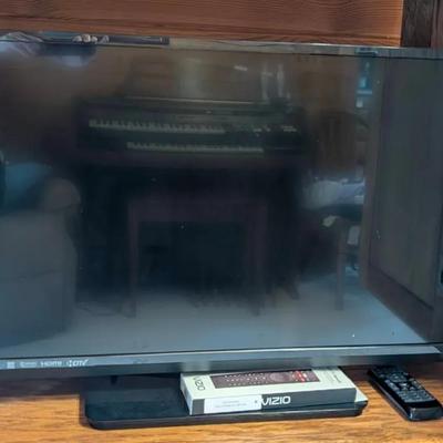 VIZIO 32" Flat Screen TV 