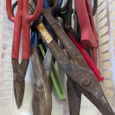 ASSORTED LOT OF TIN SNIPS