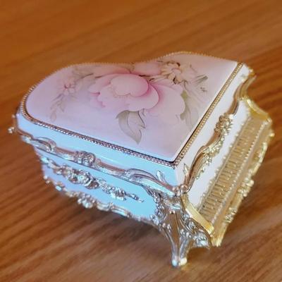 Rose Detail Piano Music Box Fur Elise