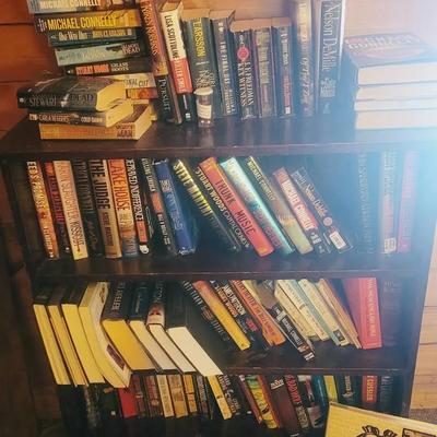 Hardback And Paperback Book Lot Mostly Mystery 