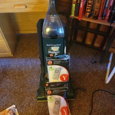 Hoover Wind Tunnel Vacuum With Bags