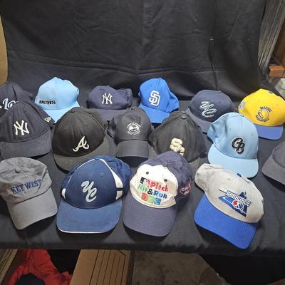 Baseball Cap Lot (15+): Yankees, Braves, & More – Mixed Teams/Sizes