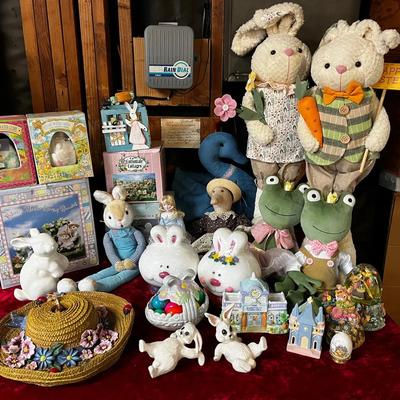 Big Lot Of Easter Items