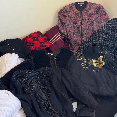 Women’s Sweaters & Jackets Lot