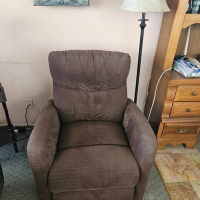 Brown Recliner & Floor Lamp 