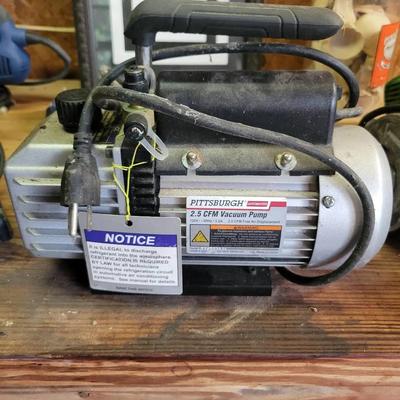Pittsburgh 2.5 CFM Vacuum Pump