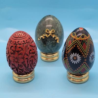 (3) Franklin Mint Collectible Eggs: Ukrainian Floral, Red Cinnabar, Green Italian Carrara Marble