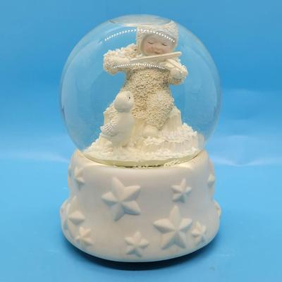 Snowbabies by Dept 56 Snow Globe Music Box