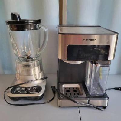 (2) Small Kitchen Appliances: Hamilton Beach Blender & Coffee Maker