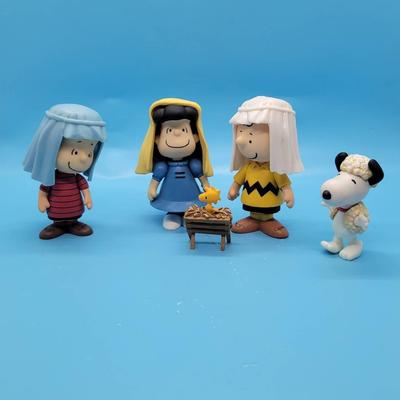 Peanuts Nativity: Charlie Brown, Lucy, Linus, Snoopy and Woodstock