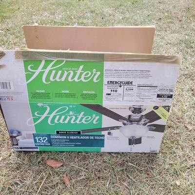 Hunter 52" Ceiling Fan (NEW) missing the glass globe