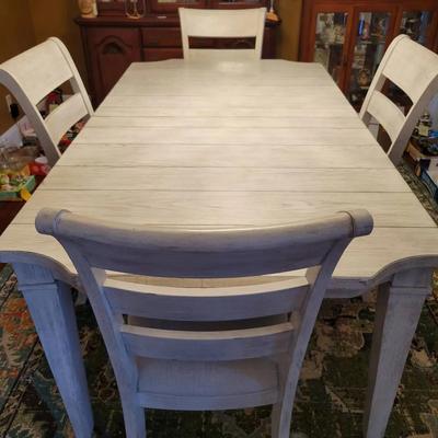 Farmhouse Table with 4 Chairs