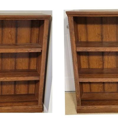 Pair of Bookshelves with 2 Adjustable Shelves Each