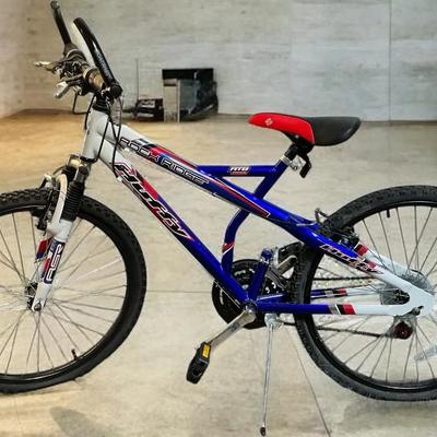 Huffy Rock Ridge Kids Mountain Bike 17" Frame