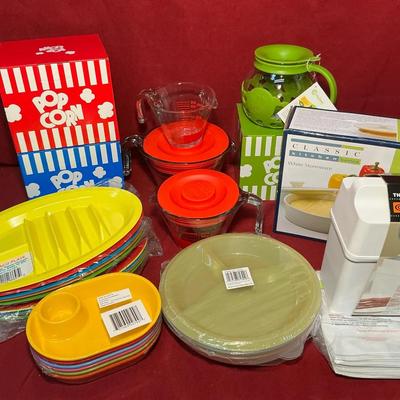 Pop Corns, Taco Plates, Pyrex & More 