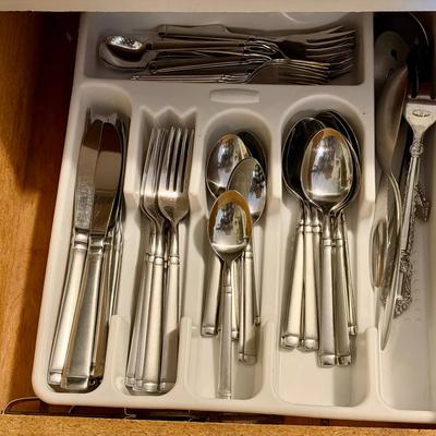 Mystery Lot Of Kitchen Utensils 